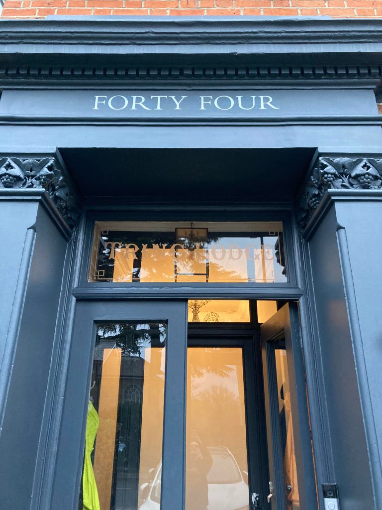 A traditional London sign writer, producing, painted & gold leaf gilt sign writing. Painting or gilding your retail shop front, restaurant or large scale commercial projects.
